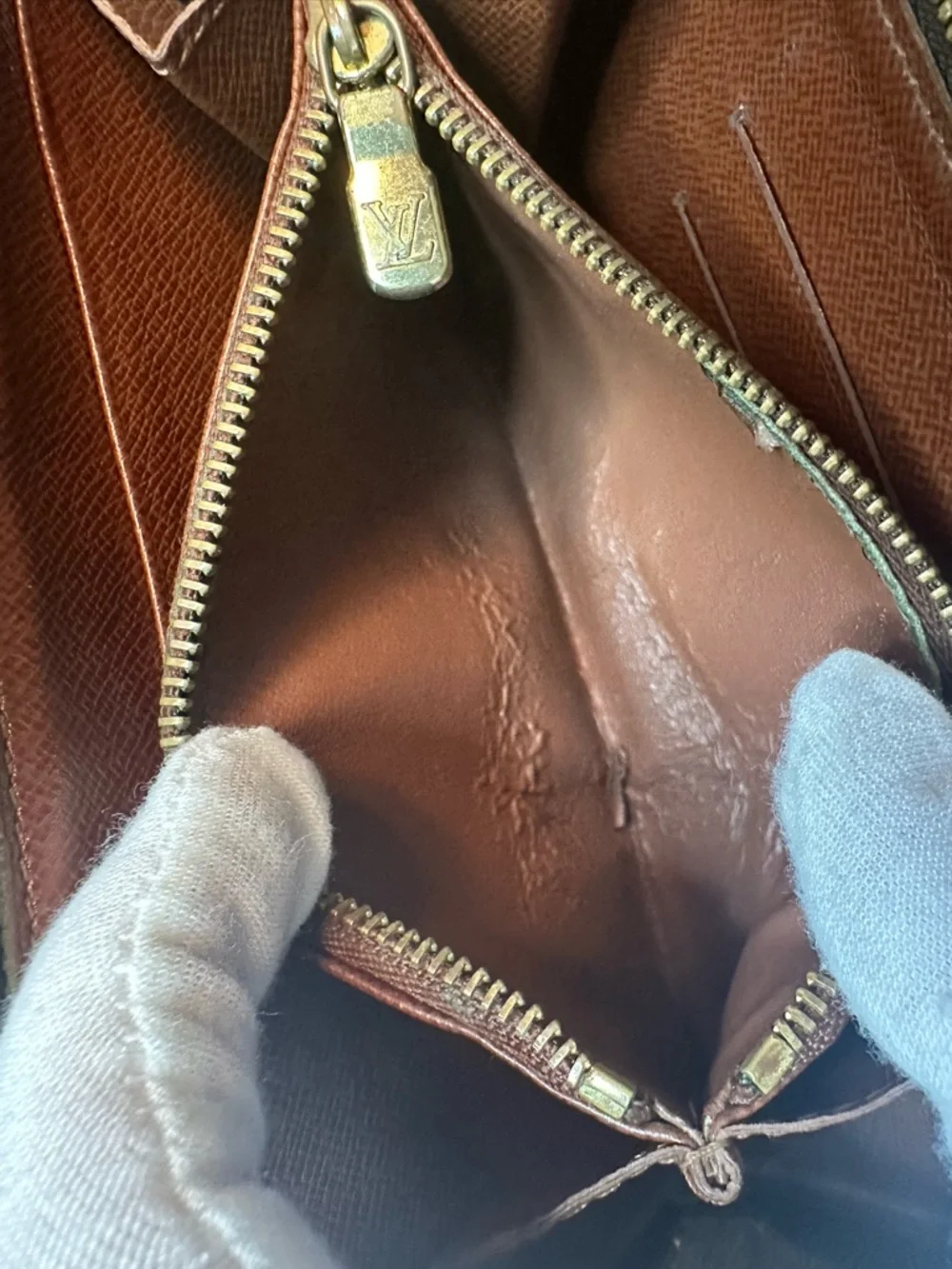 Louis Vuitton Monogram Canvas Zippy Wallet-AS IS